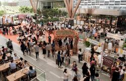 Reddot Traffic (D1), Retail #640252111